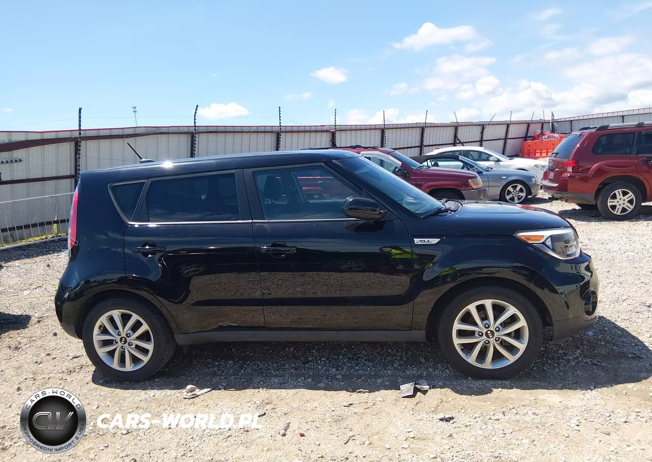2017 Kia Soul + VIN:KNDJP3A55H7470863 - 13