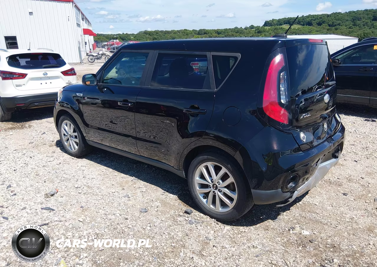 2017 Kia Soul + VIN:KNDJP3A55H7470863 - 3