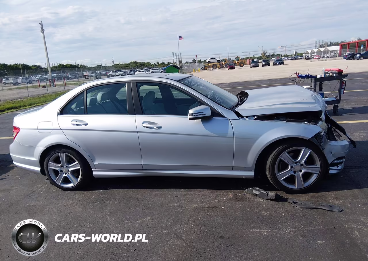 2011 Mercedes-Benz C 300 Luxury-Sport VIN:WDDGF5EBXBR171704 - 13