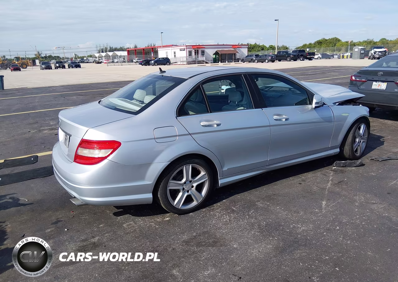 2011 Mercedes-Benz C 300 Luxury-Sport VIN:WDDGF5EBXBR171704 - 4