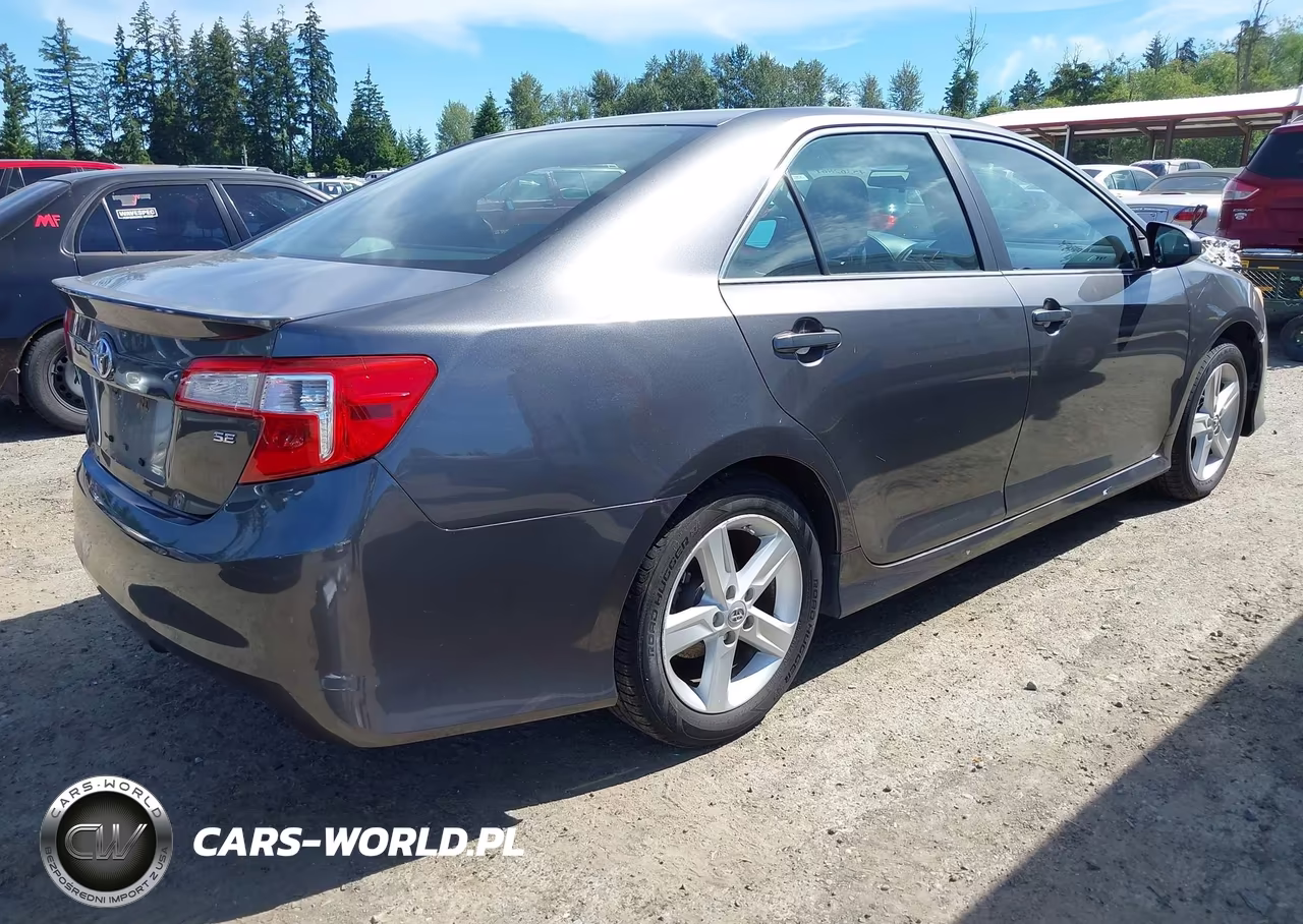 2013 Toyota Camry Se VIN:4T1BF1FK3DU264944 - 4