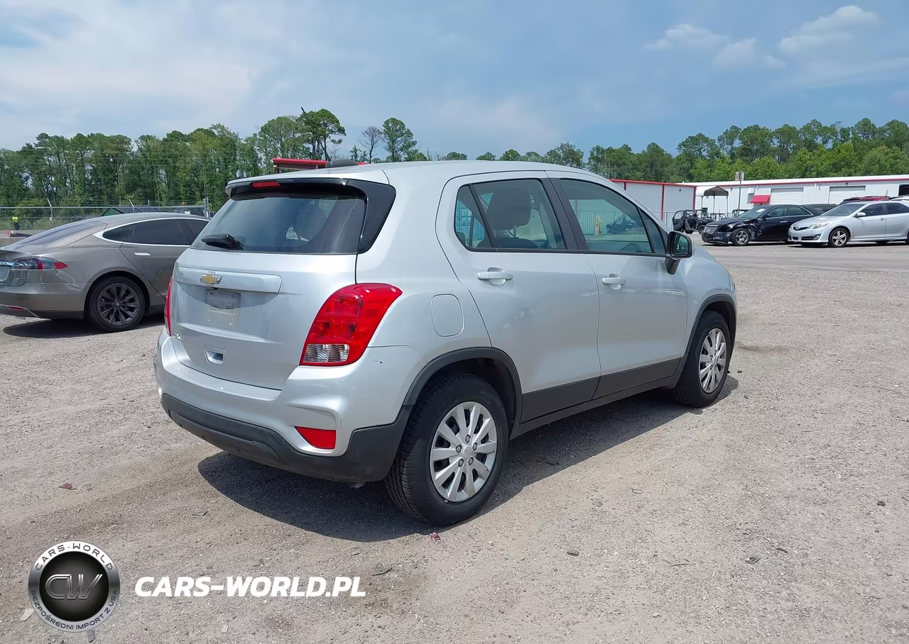 2017 Chevrolet Trax Ls VIN:KL7CJKSB7HB176576 - 4