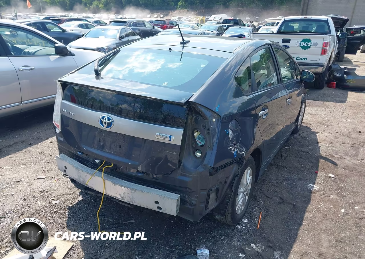 2013 Toyota Prius Plug-In VIN:JTDKN3DP4D3038757 - 4