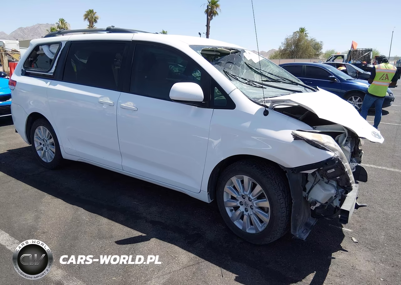 2013 Toyota Sienna Le 7 Passenger – zdjęcie 1 z 16
