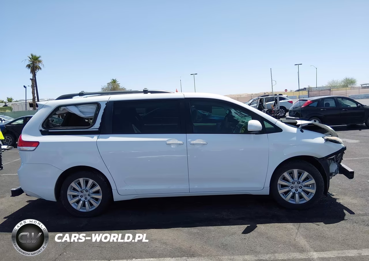 2013 Toyota Sienna Le 7 Passenger VIN:5TDJK3DC4DS067675 - 13
