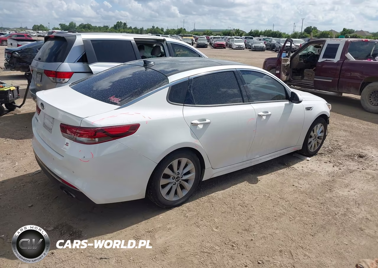 2018 Kia Optima S VIN:5XXGT4L33JG243854 - 4