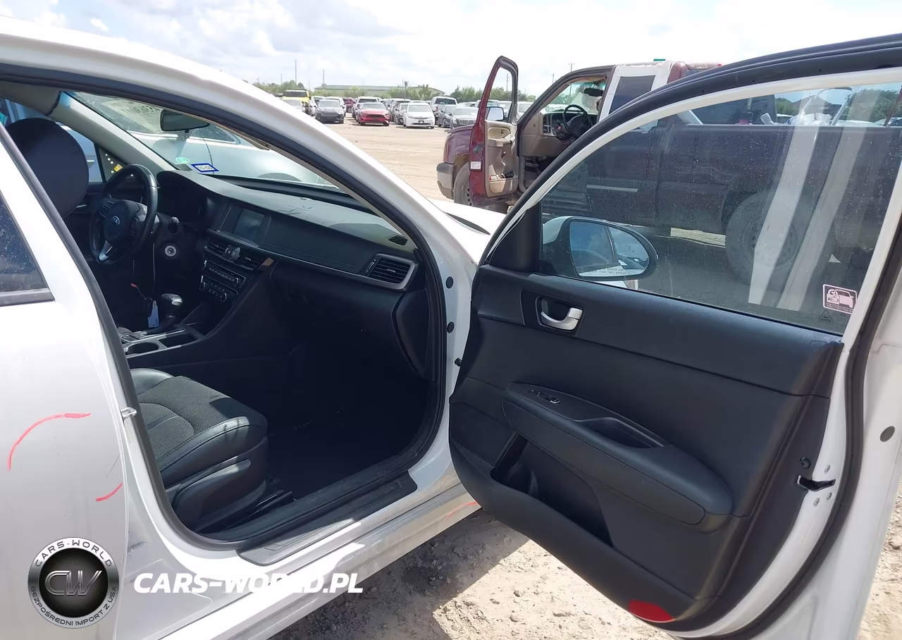 2018 Kia Optima S VIN:5XXGT4L33JG243854 - 5