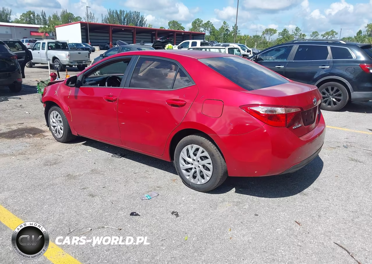 2018 Toyota Corolla Le VIN:5YFBURHEXJP766519 - 3