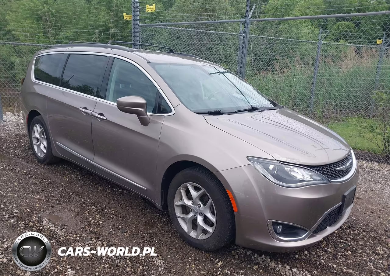 2017 Chrysler Pacifica Touring-L – zdjęcie 1 z 16
