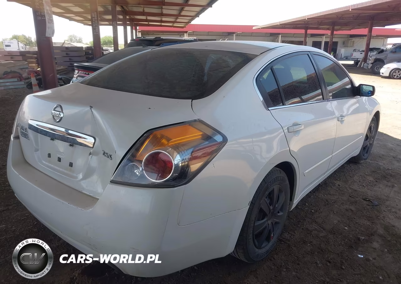 2011 Nissan Altima 2.5 S VIN:1N4AL2AP3BN445945 - 4