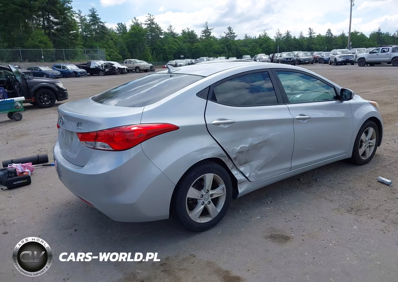 2012 Hyundai Elantra Gls VIN:5NPDH4AE8CH064659 - 4