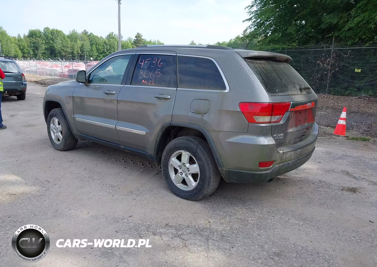 2012 Jeep Grand Cherokee Laredo VIN:1C4RJFAG5CC296851 - 3