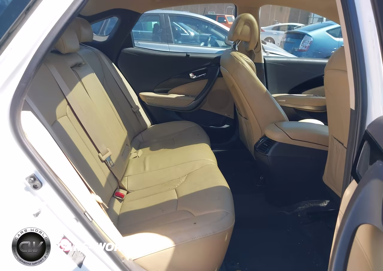 2017 Hyundai Azera Limited VIN:KMHFH4JG3HA590721 - 8