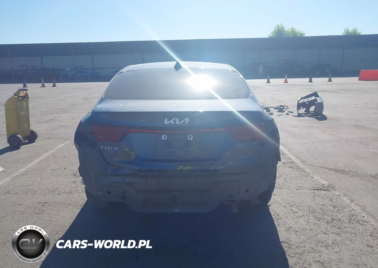 2022 Kia Forte Lxs VIN:3KPF24AD1NE477967 - 17