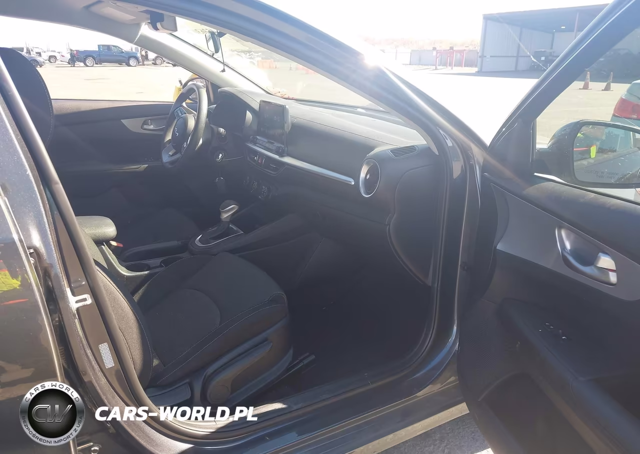 2022 Kia Forte Lxs VIN:3KPF24AD1NE477967 - 5