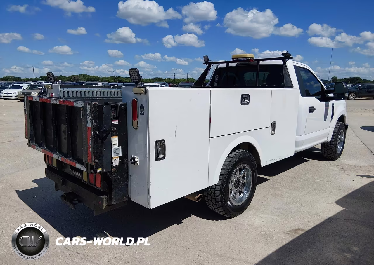 2019 Ford F-350 Chassis Xl VIN:1FDRF3E63KED41088 - 4