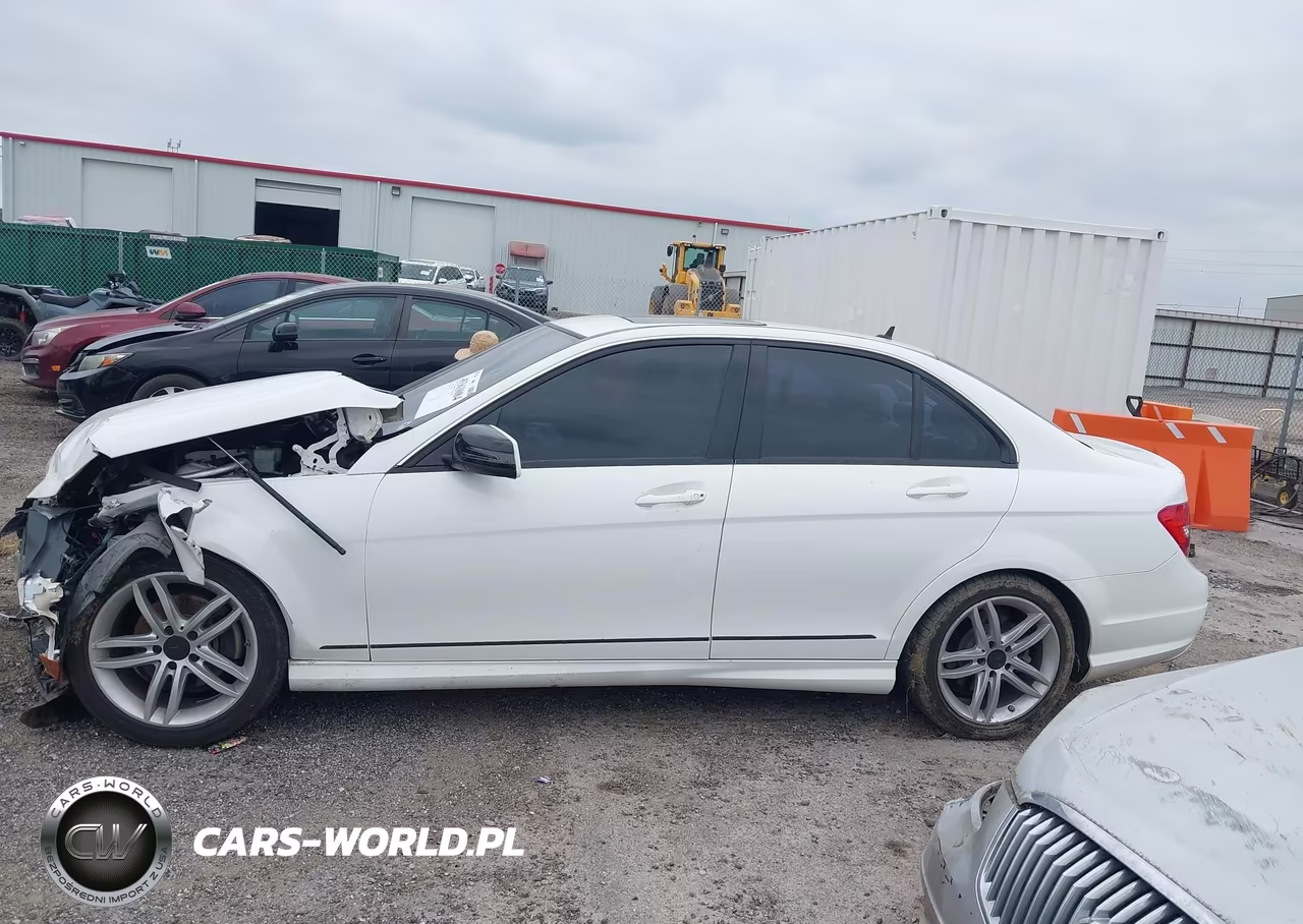 2013 Mercedes-Benz C 250 Sport VIN:WDDGF4HBXDA763644 - 15