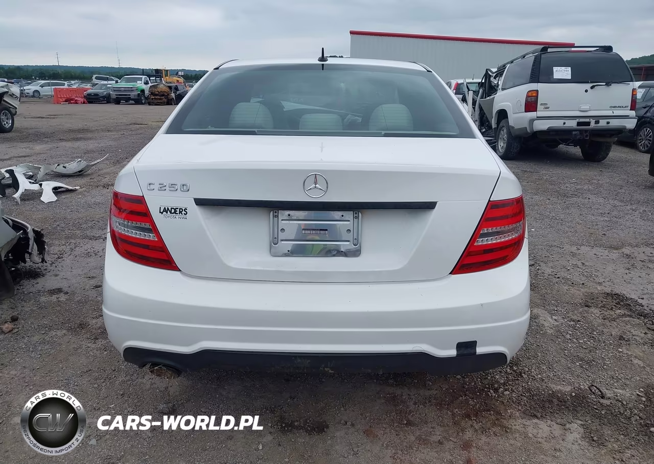 2013 Mercedes-Benz C 250 Sport VIN:WDDGF4HBXDA763644 - 17