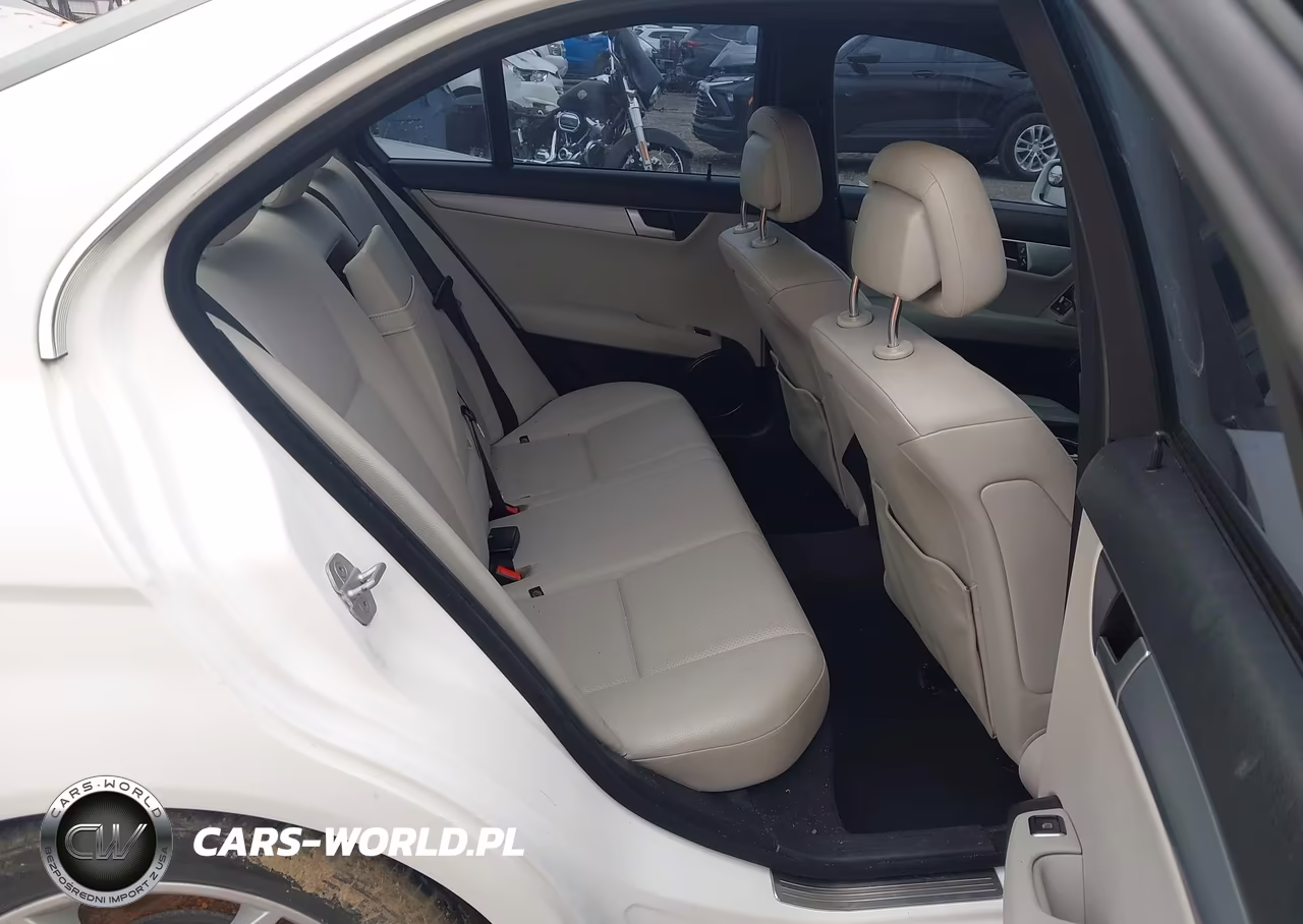 2013 Mercedes-Benz C 250 Sport VIN:WDDGF4HBXDA763644 - 8