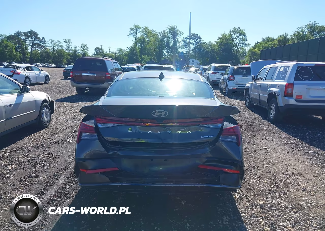 2025 Hyundai Elantra Limited VIN:KMHLP4DG8SU073745 - 16