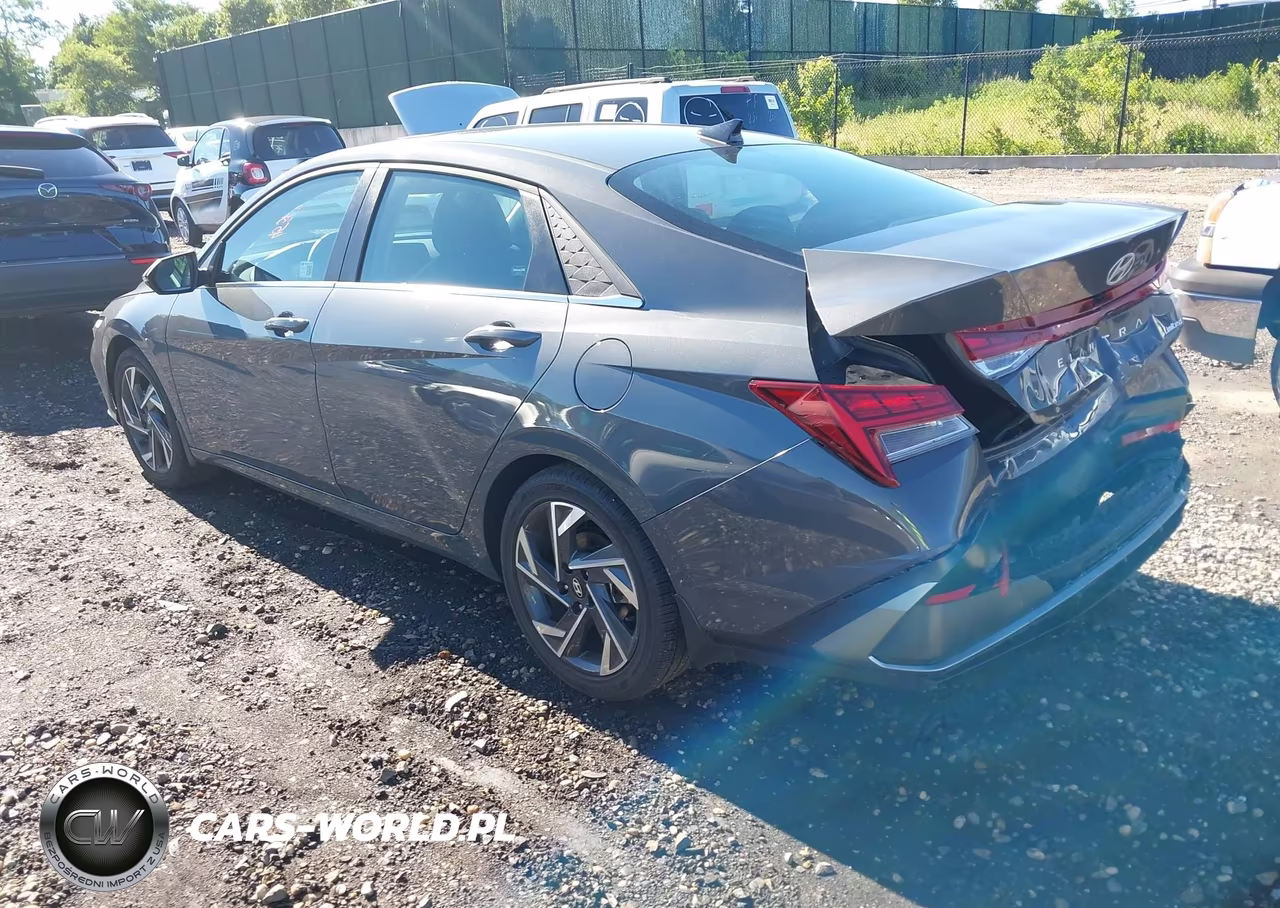 2025 Hyundai Elantra Limited VIN:KMHLP4DG8SU073745 - 3