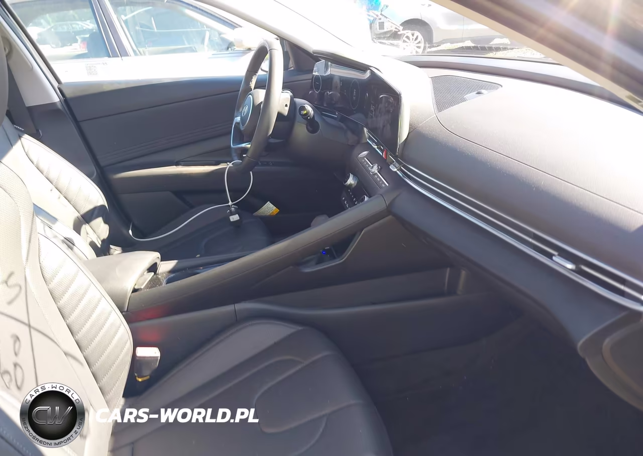 2025 Hyundai Elantra Limited VIN:KMHLP4DG8SU073745 - 5