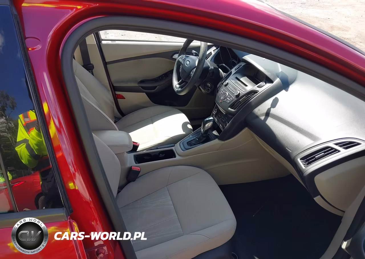 2015 Ford Focus Se VIN:1FADP3F25FL311864 - 5