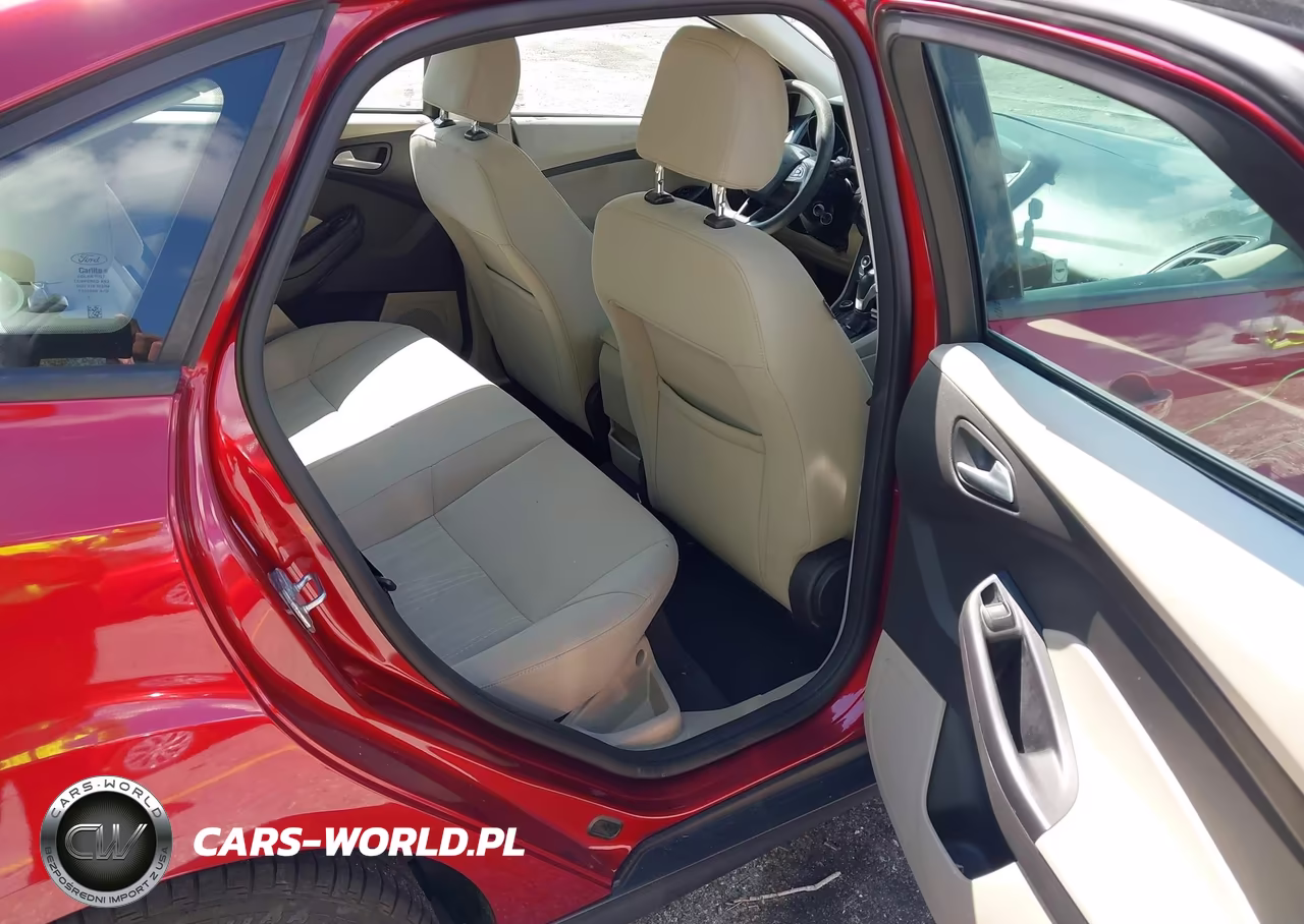 2015 Ford Focus Se VIN:1FADP3F25FL311864 - 8