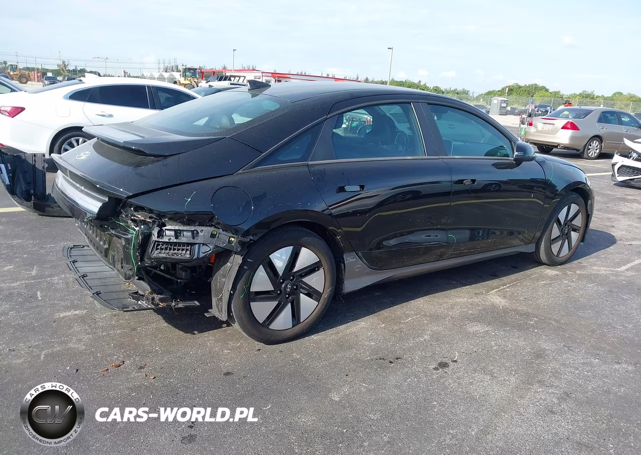 2025 Hyundai Ioniq 6 Se VIN:KMHM24AA2SA093106 - 4