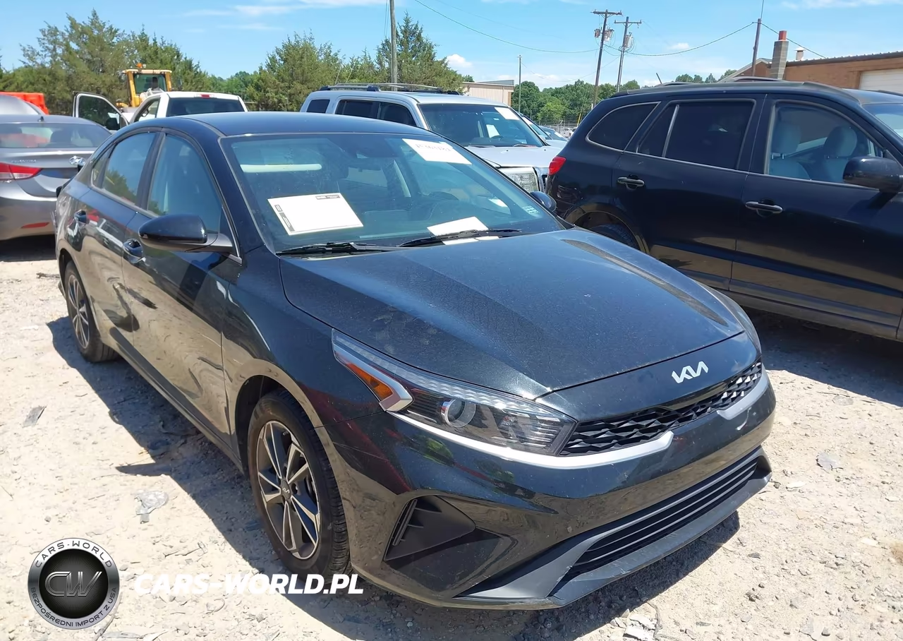 2024 Kia Forte Lxs – zdjęcie 1 z 18