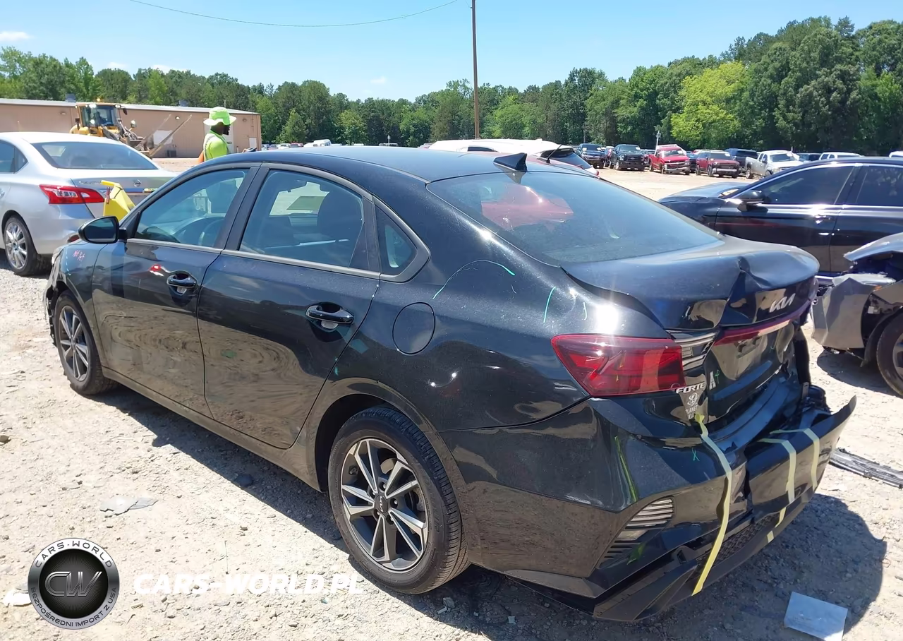 2024 Kia Forte Lxs VIN:3KPF24AD4RE752639 - 3
