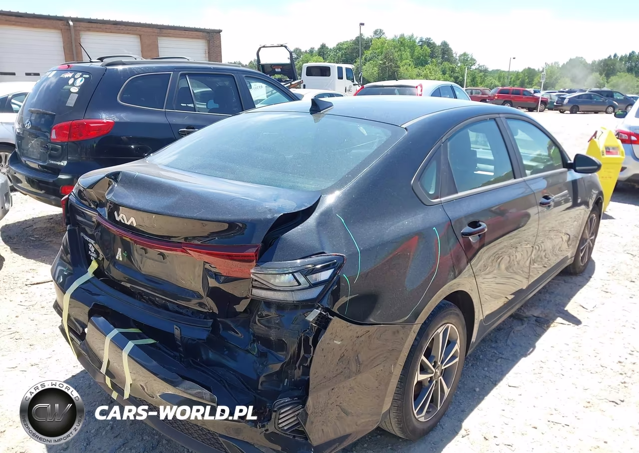 2024 Kia Forte Lxs VIN:3KPF24AD4RE752639 - 4