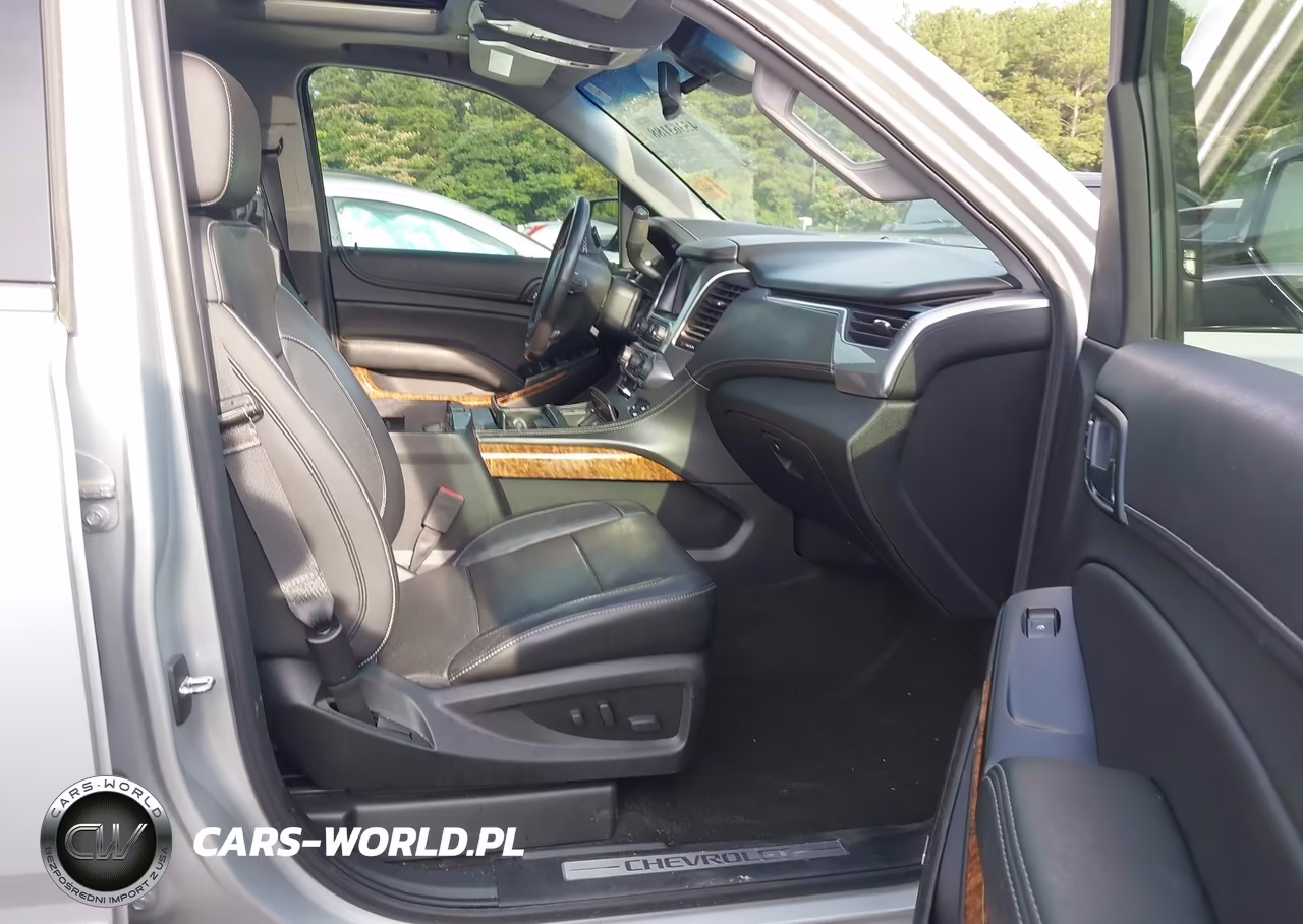 2018 Chevrolet Suburban Premier VIN:1GNSKJKC5JR180726 - 5
