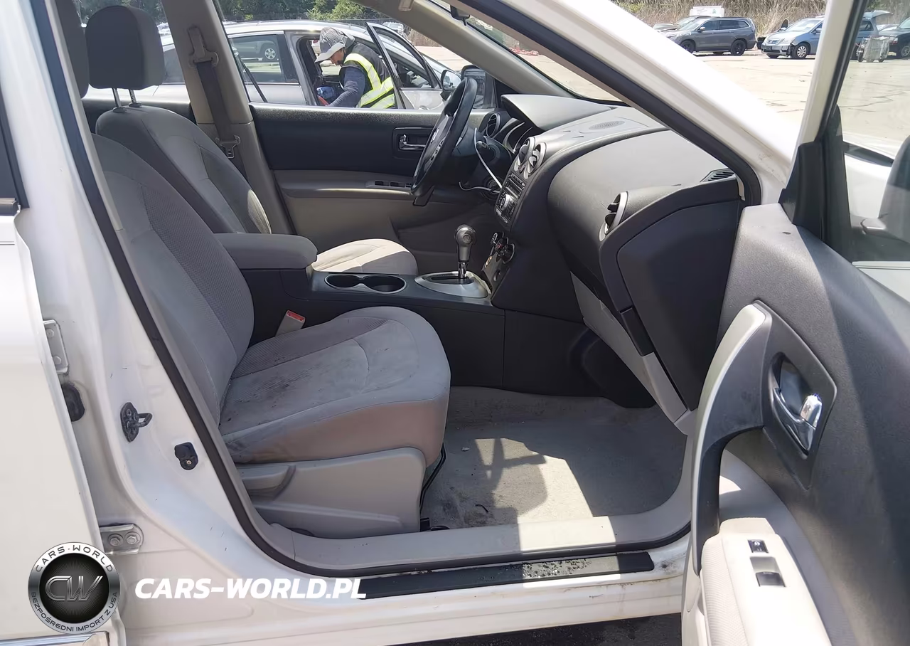 2011 Nissan Rogue S VIN:JN8AS5MV8BW257610 - 5