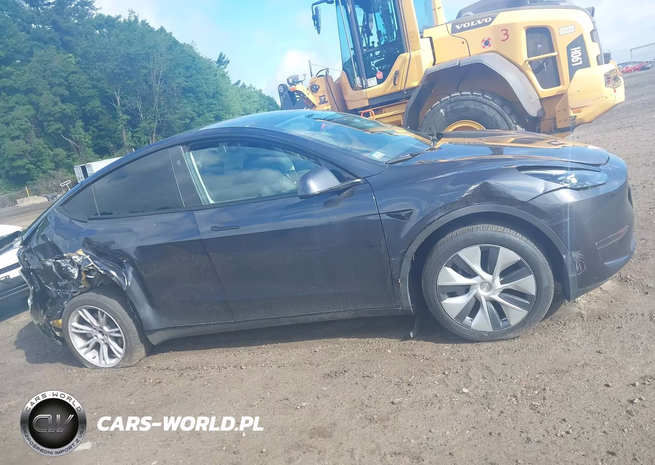 2024 Tesla Model Y Long Range Dual Motor All-Wheel Drive VIN:7SAYGDEE4RA274441 - 13