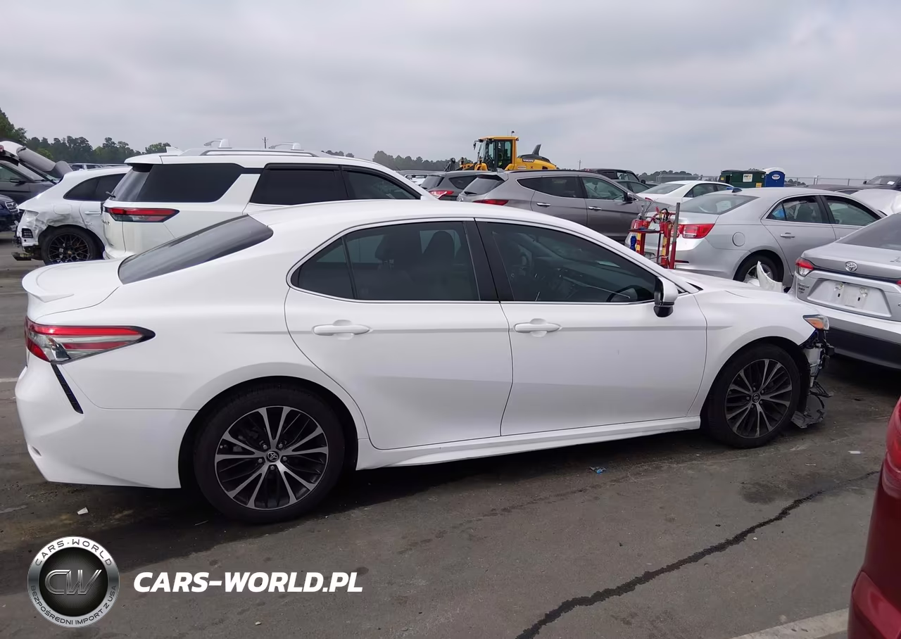 2018 Toyota Camry Se VIN:4T1B11HK1JU633453 - 14