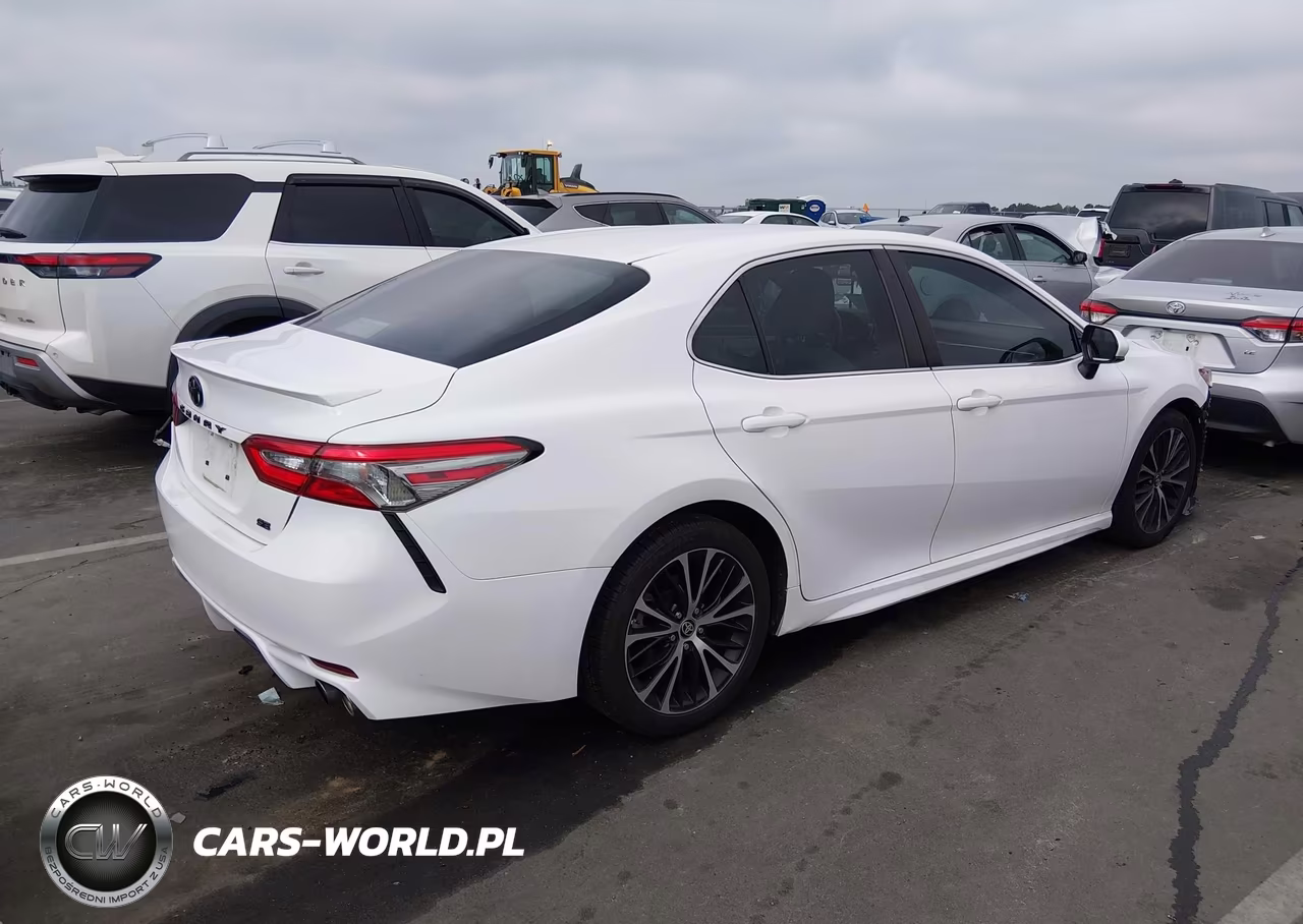 2018 Toyota Camry Se VIN:4T1B11HK1JU633453 - 4