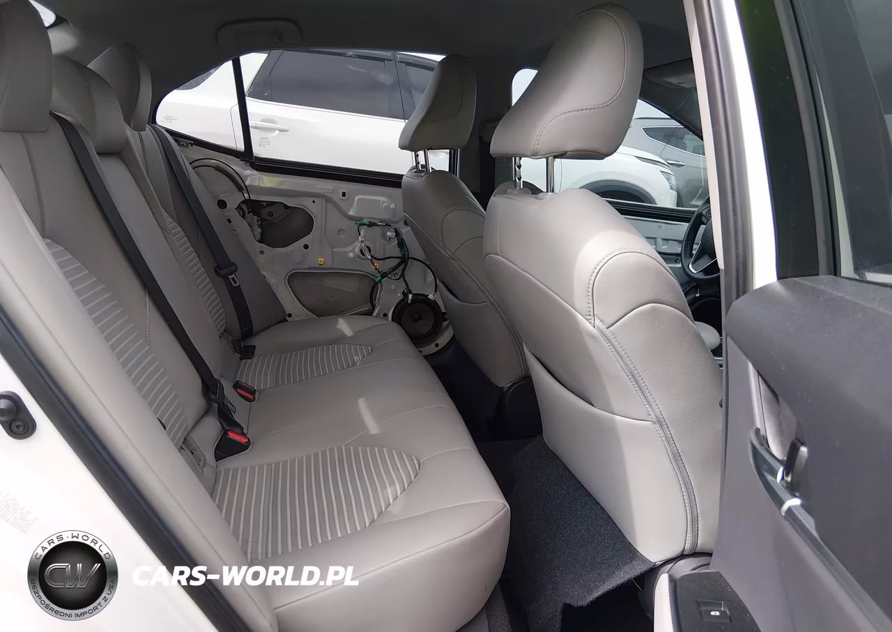 2018 Toyota Camry Se VIN:4T1B11HK1JU633453 - 8