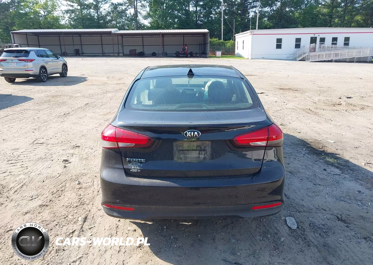 2018 Kia Forte Lx VIN:3KPFL4A78JE256108 - 16