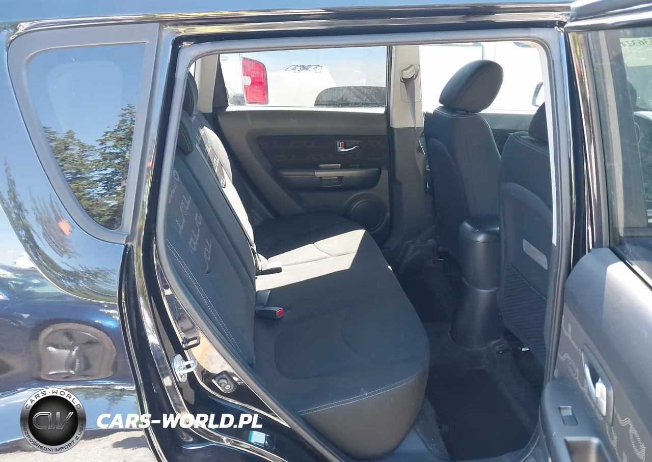 2013 Kia Soul + VIN:KNDJT2A65D7625890 - 18