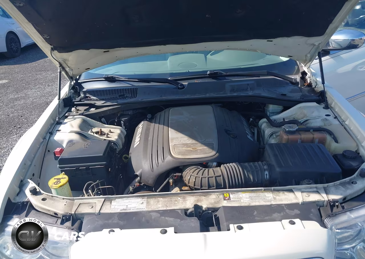 2008 Chrysler 300C Hemi VIN:2C3KA63HX8H131944 - 10