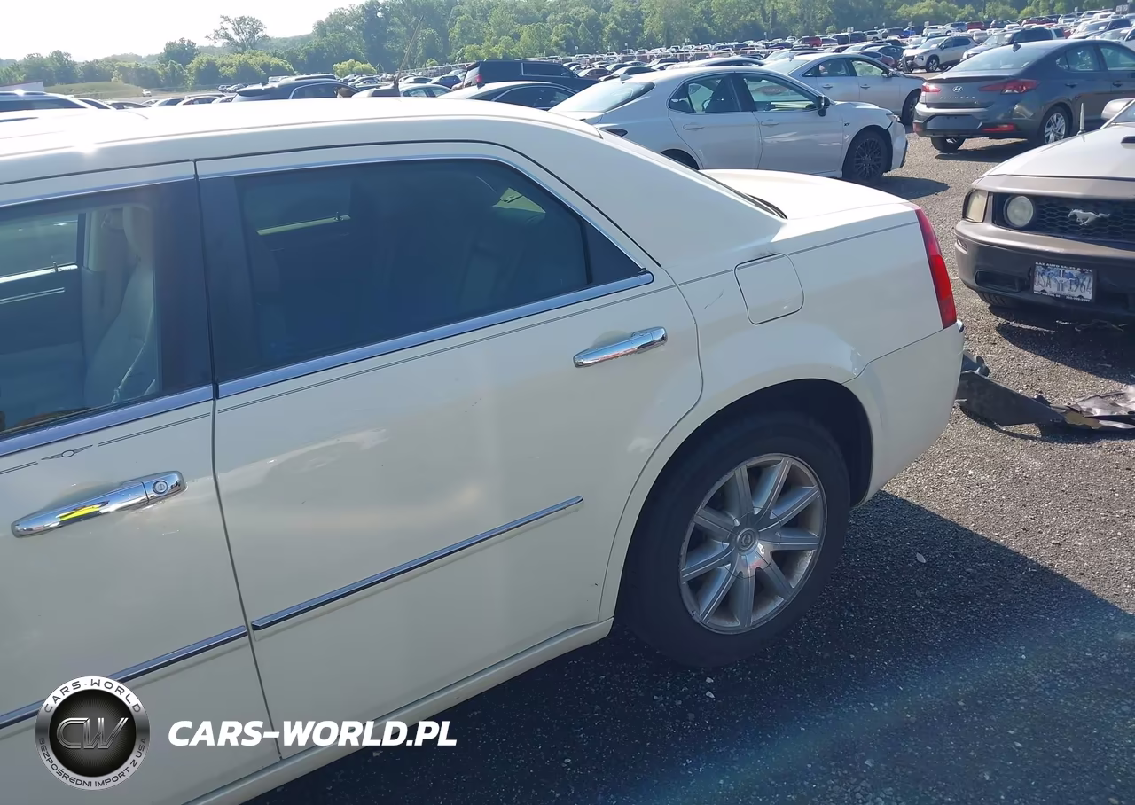 2008 Chrysler 300C Hemi VIN:2C3KA63HX8H131944 - 6