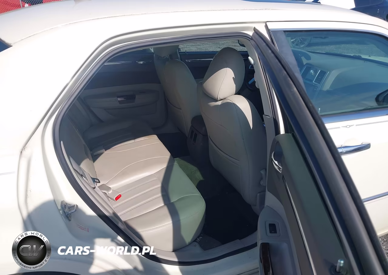 2008 Chrysler 300C Hemi VIN:2C3KA63HX8H131944 - 8