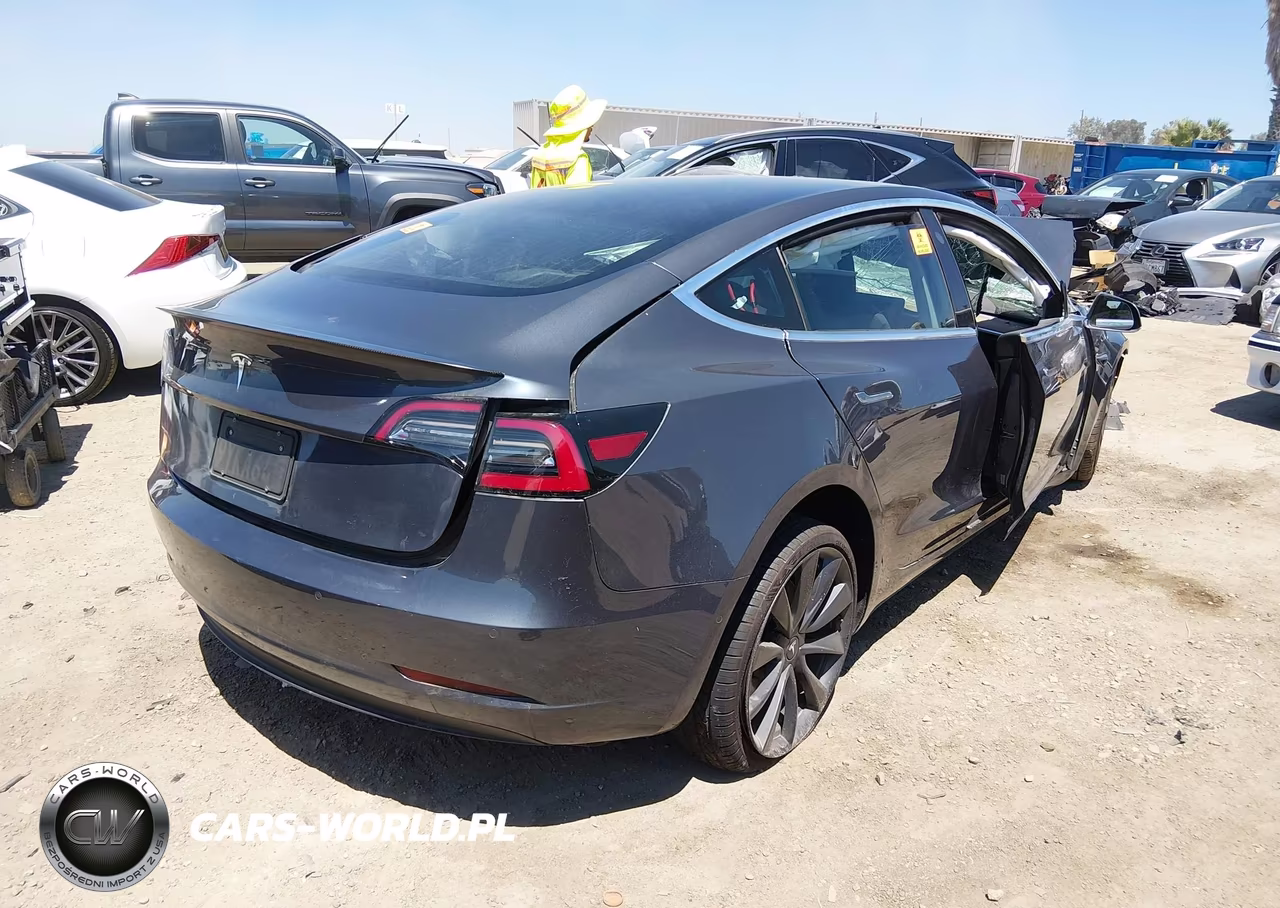 2020 Tesla Model 3 Performance Dual Motor All-Wheel Drive VIN:5YJ3E1EC1LF640974 - 4