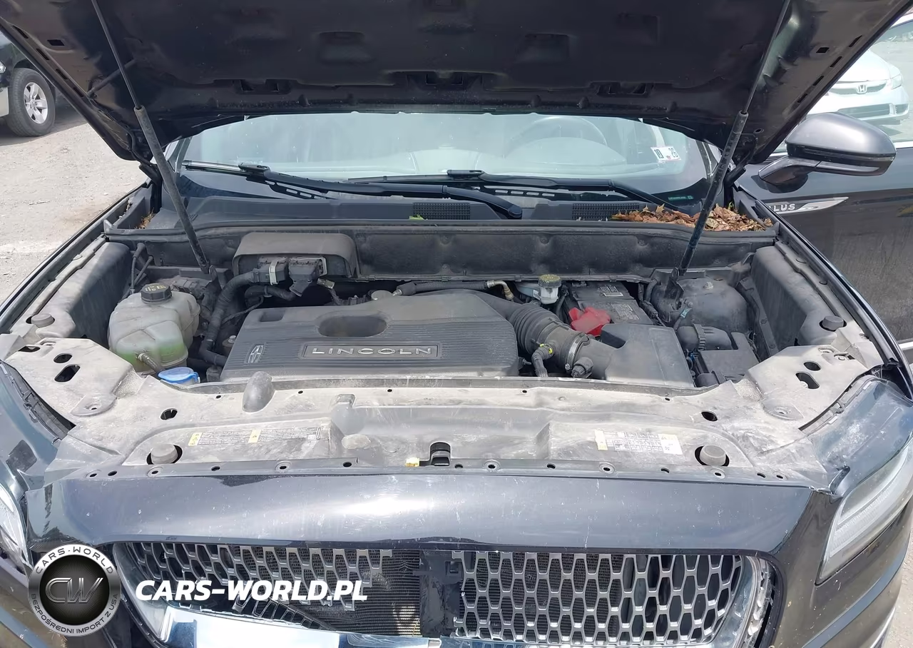 2019 Lincoln Nautilus Standard VIN:2LMPJ8J94KBL40583 - 10