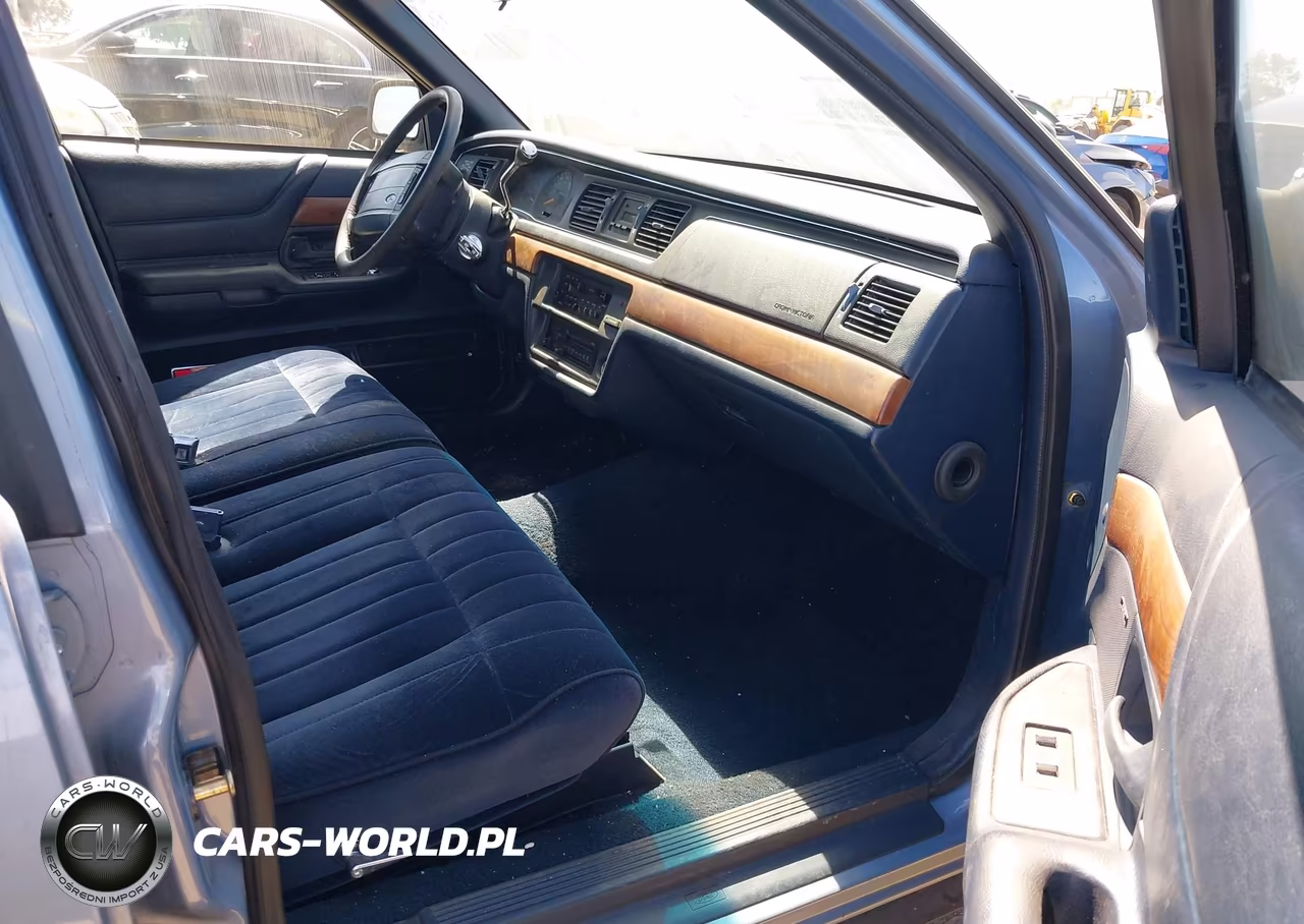 1992 Ford Crown Victoria VIN:2FACP73W3NX180994 - 5