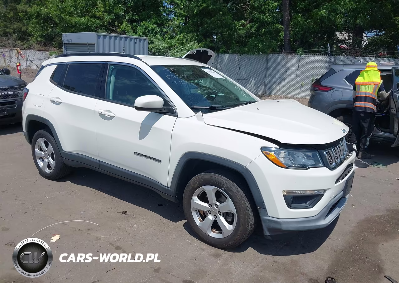 2018 Jeep Compass Latitude 4X4 – zdjęcie 1 z 17