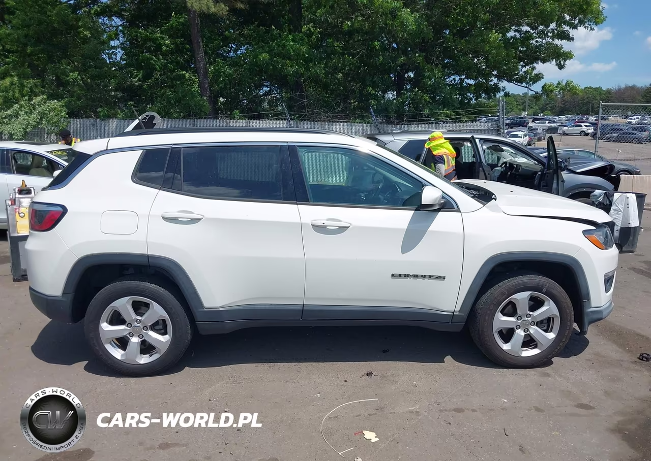 2018 Jeep Compass Latitude 4X4 VIN:3C4NJDBB5JT150229 - 13