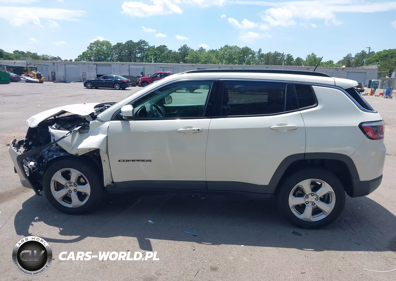 2018 Jeep Compass Latitude 4X4 VIN:3C4NJDBB5JT150229 - 14