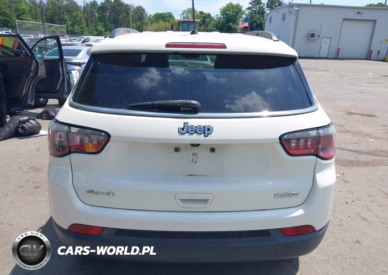 2018 Jeep Compass Latitude 4X4 VIN:3C4NJDBB5JT150229 - 16